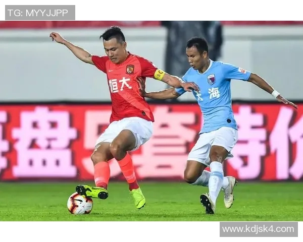 2018年恒大与天津的激烈对决回顾与精彩瞬间分析 2018年恒大与天津的激烈对决回顾与精彩瞬间分析