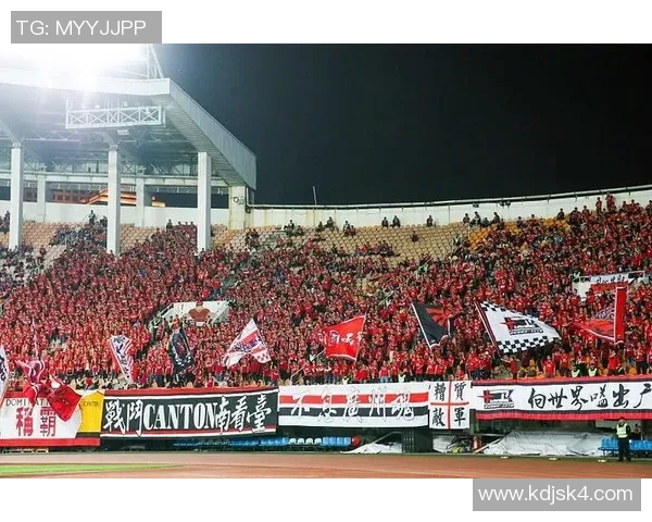 天津与恒大激战正酣比分悬念不断球迷期待精彩逆转瞬间