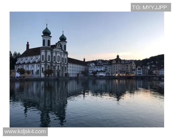 探索摩尔特里之美:自然风光与人文魅力的完美融合之旅 探索摩尔特里之美:自然风光与人文魅力的完美融合之旅