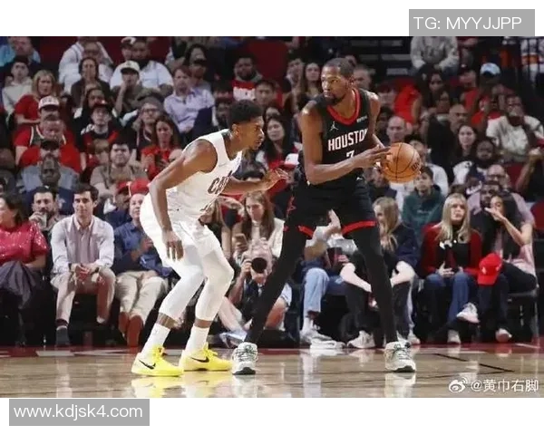 杜兰特对阵小牛狂砍52分展现绝对统治力引发球迷热议 杜兰特对阵小牛狂砍52分展现绝对统治力引发球迷热议