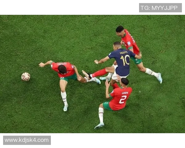 2019年美国与法国足球比赛全场精彩录像回顾与分析