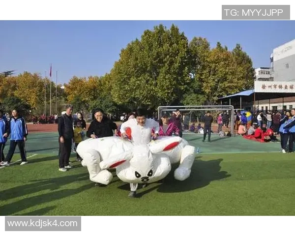 吴前：从篮球场上的领袖到生活中的奋斗者，展现不凡的拼搏精神与人生哲学